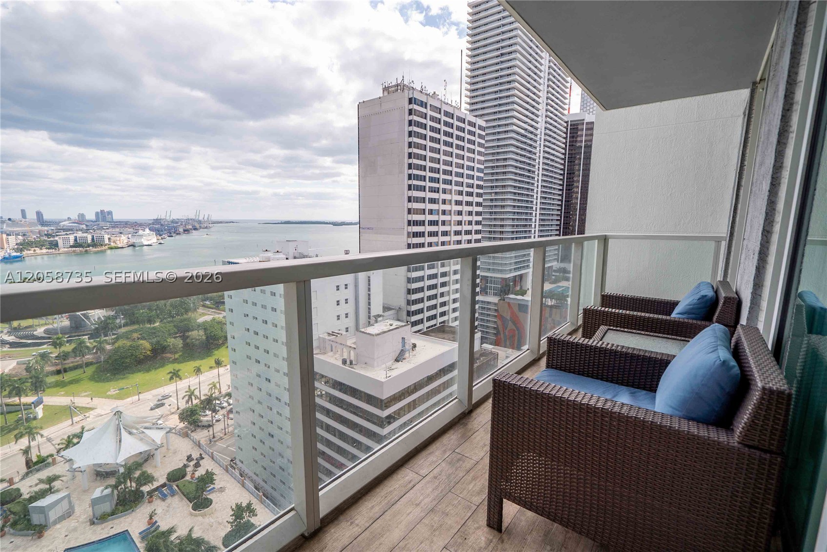 253 NE 2nd St #2107, Miami FL 33132