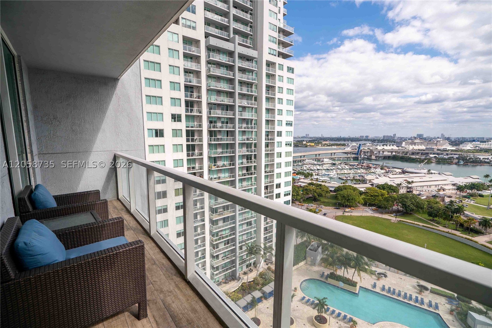 253 NE 2nd St #2107, Miami FL 33132