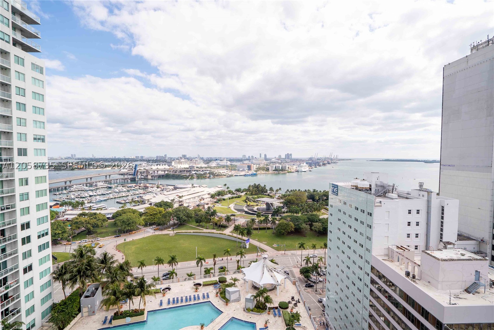 253 NE 2nd St #2107, Miami FL 33132
