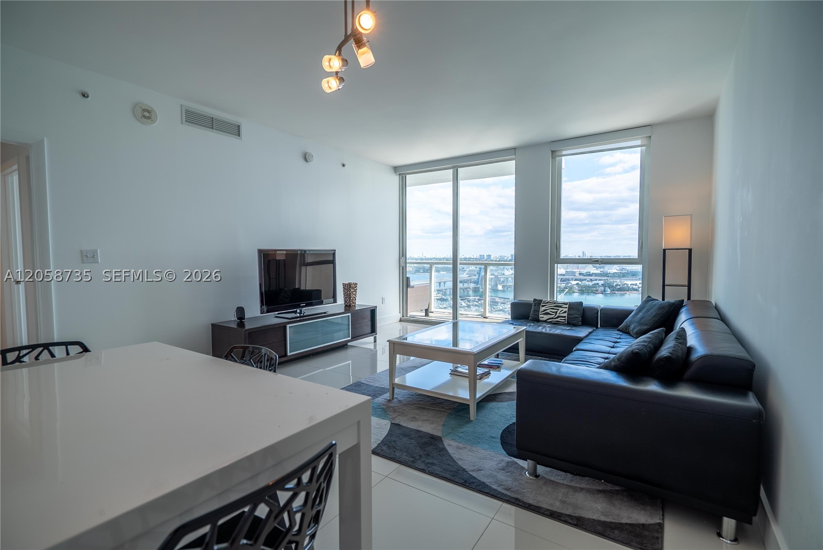253 NE 2nd St #2107, Miami FL 33132