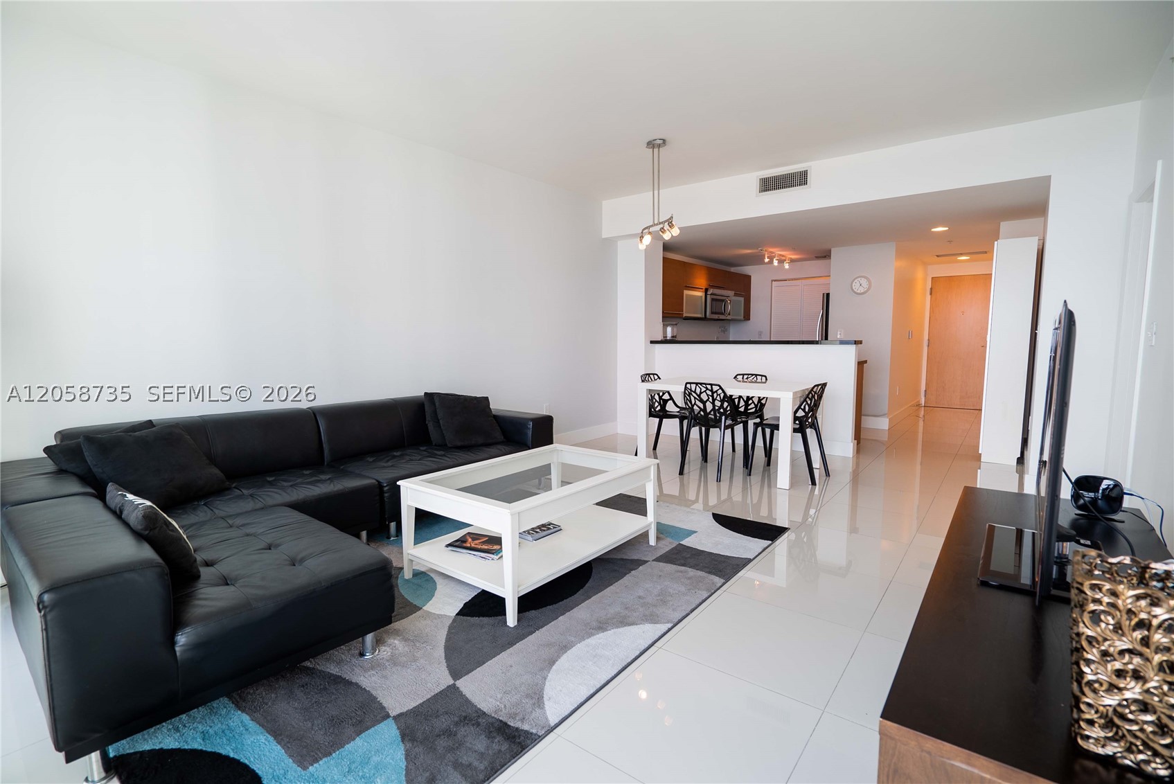 253 NE 2nd St #2107, Miami FL 33132