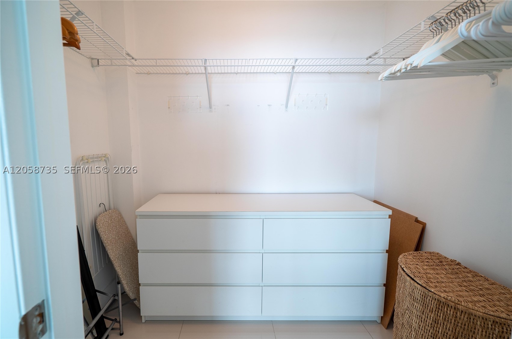 253 NE 2nd St #2107, Miami FL 33132