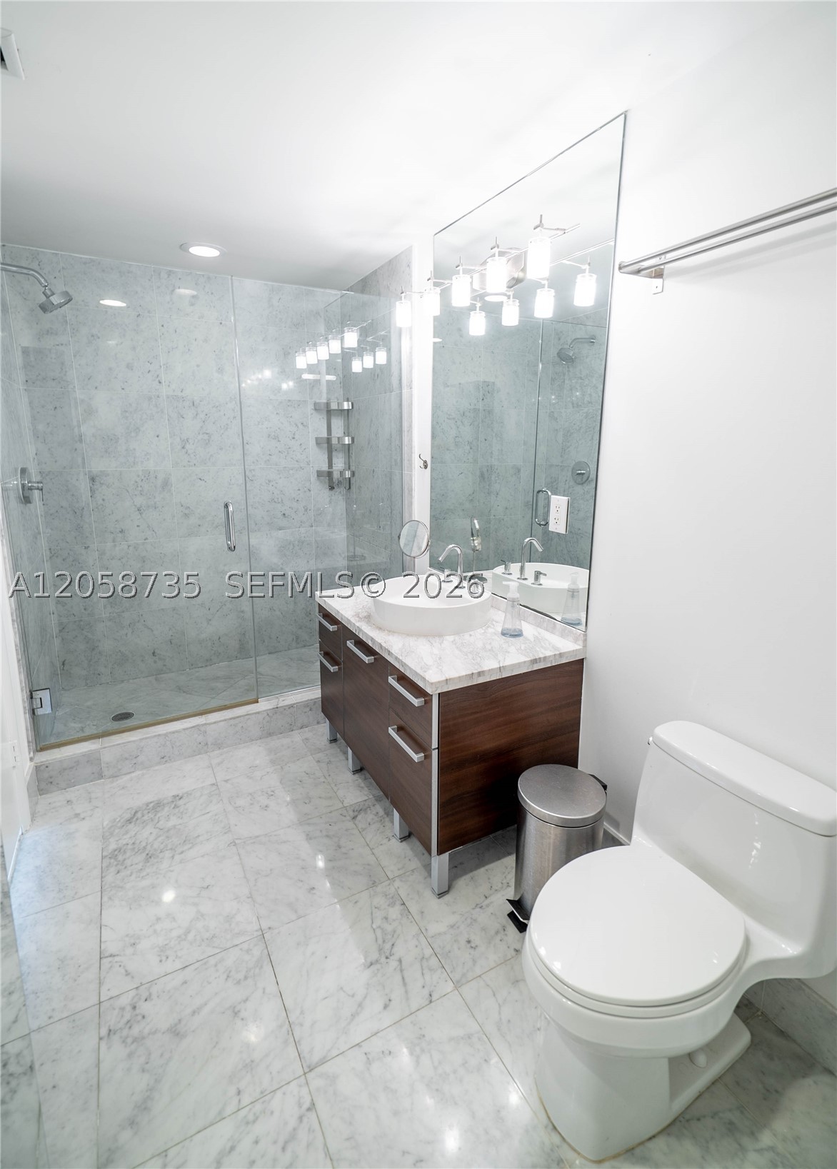 253 NE 2nd St #2107, Miami FL 33132