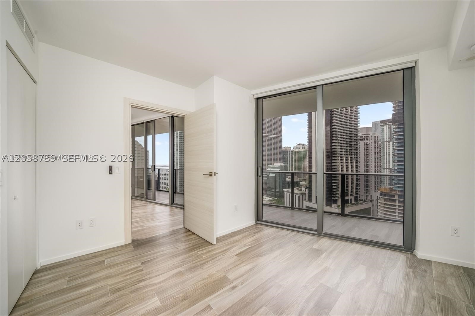 801 S Miami Ave #2302, Miami FL 33130