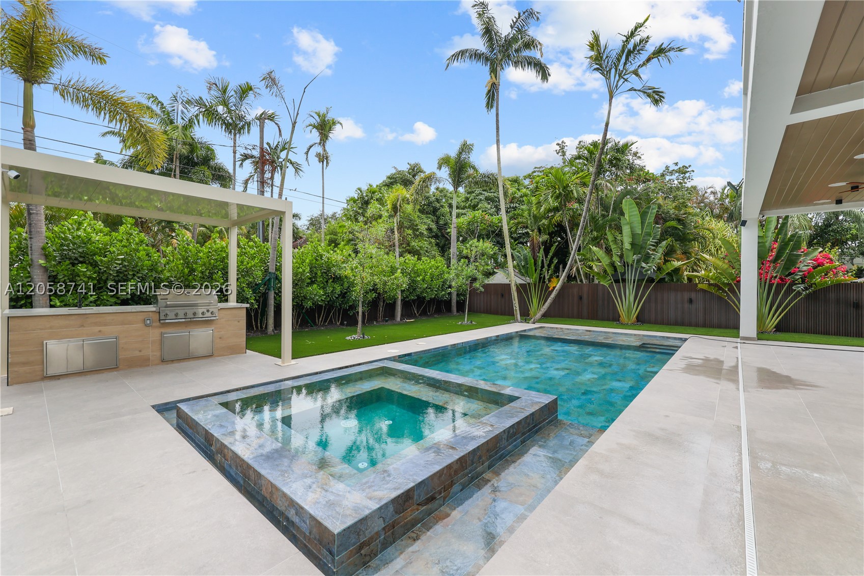 436 NE 10th Ave, Fort Lauderdale FL 33301