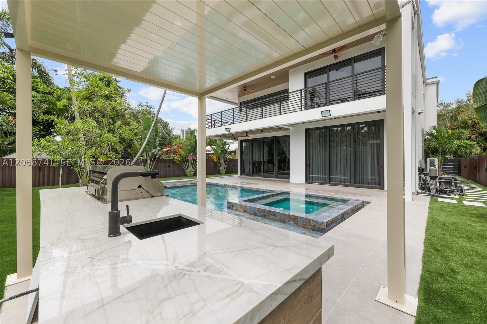 436 NE 10th Ave, Fort Lauderdale FL 33301