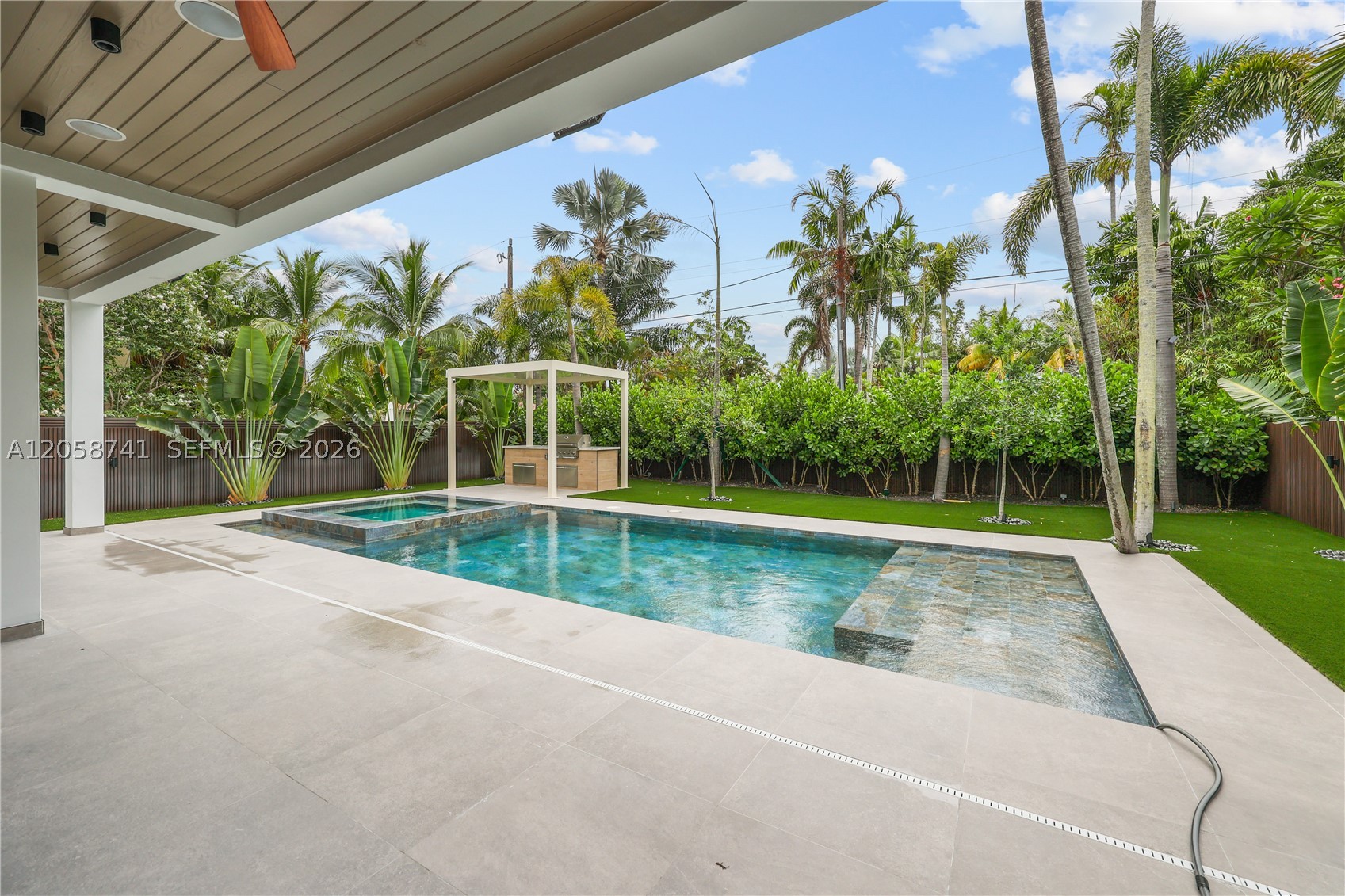 436 NE 10th Ave, Fort Lauderdale FL 33301