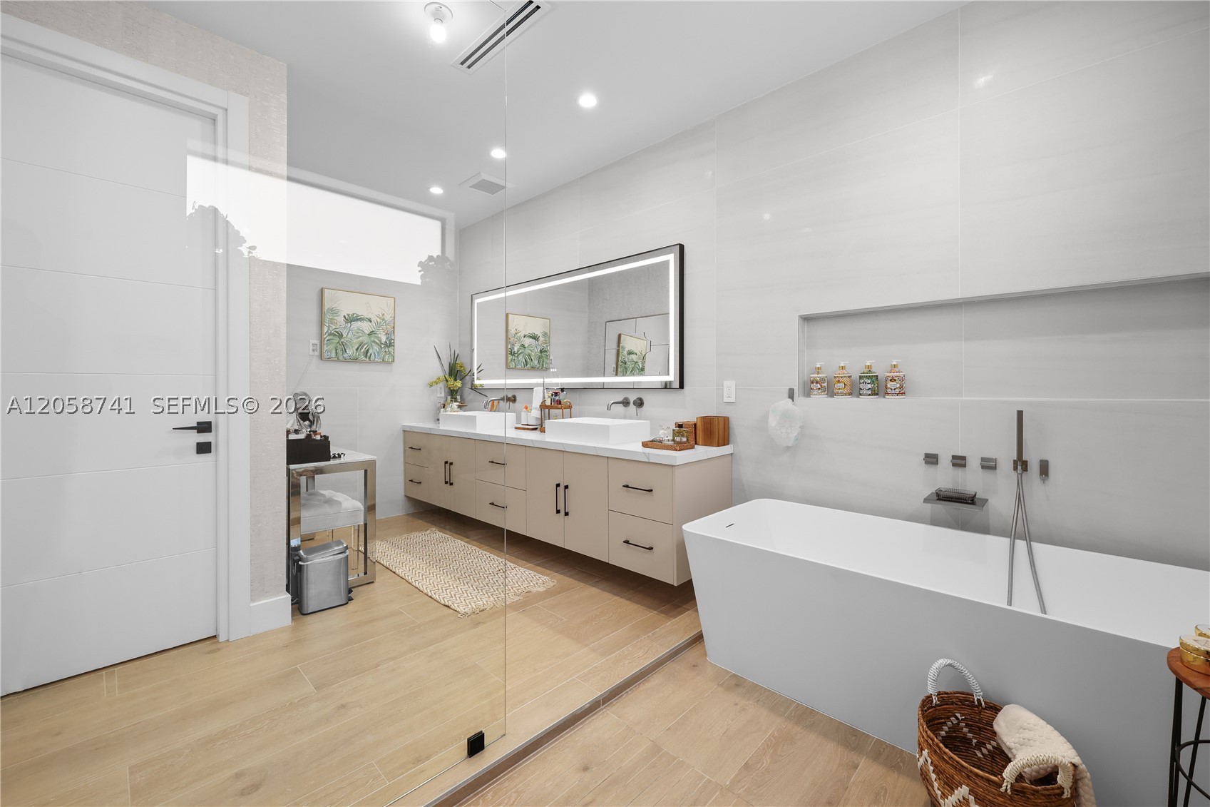 436 NE 10th Ave, Fort Lauderdale FL 33301