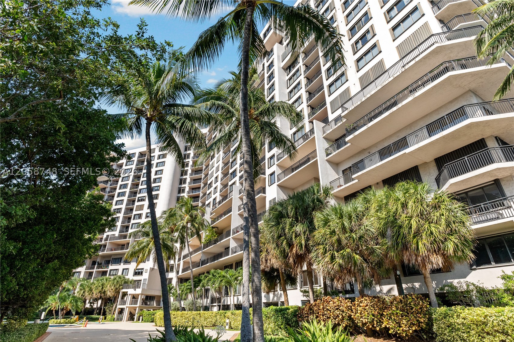 540 Brickell Key Dr #719, Miami FL 33131