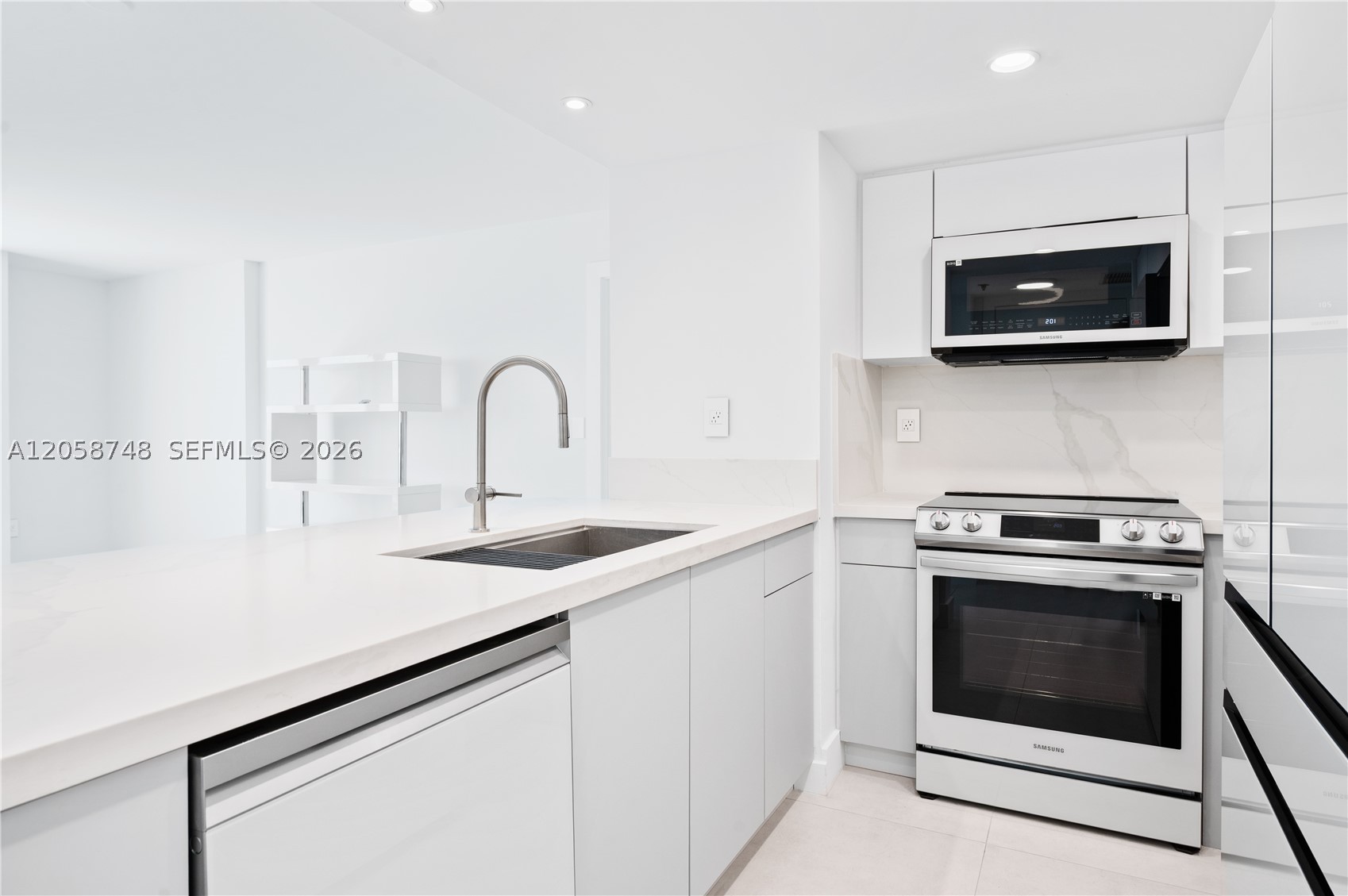 540 Brickell Key Dr #719, Miami FL 33131