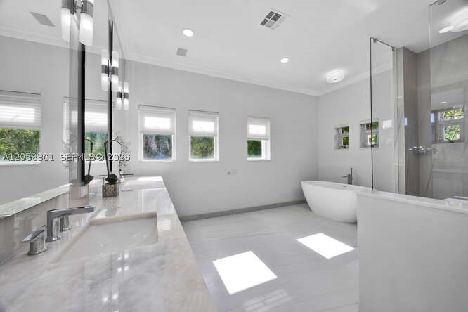 621 N Mashta Drive, Key Biscayne FL 33149