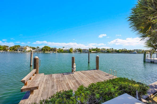 621 N Mashta Drive, Key Biscayne FL 33149