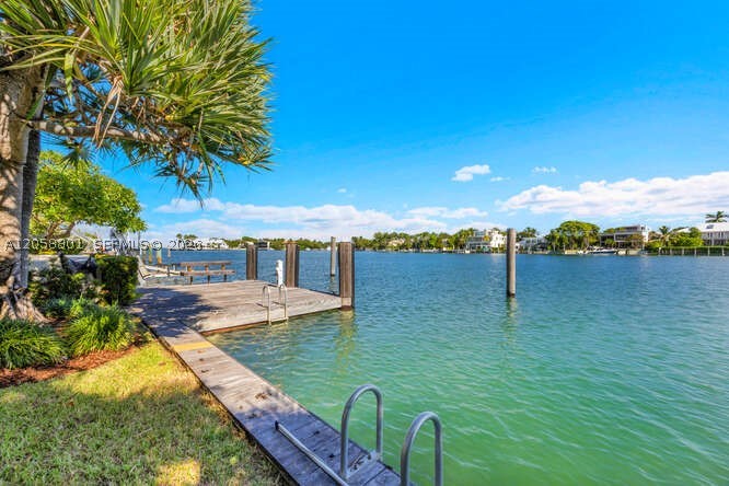 621 N Mashta Drive, Key Biscayne FL 33149