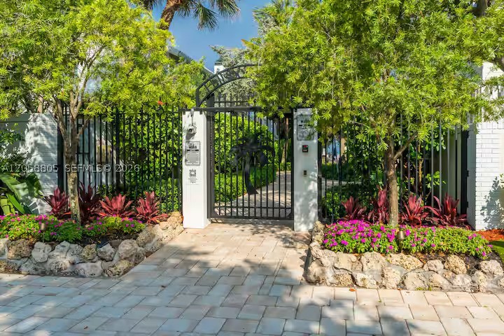 3204 Robbins Rd, Pompano Beach FL 33062