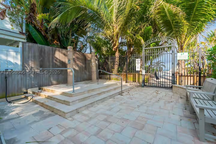 3204 Robbins Rd, Pompano Beach FL 33062