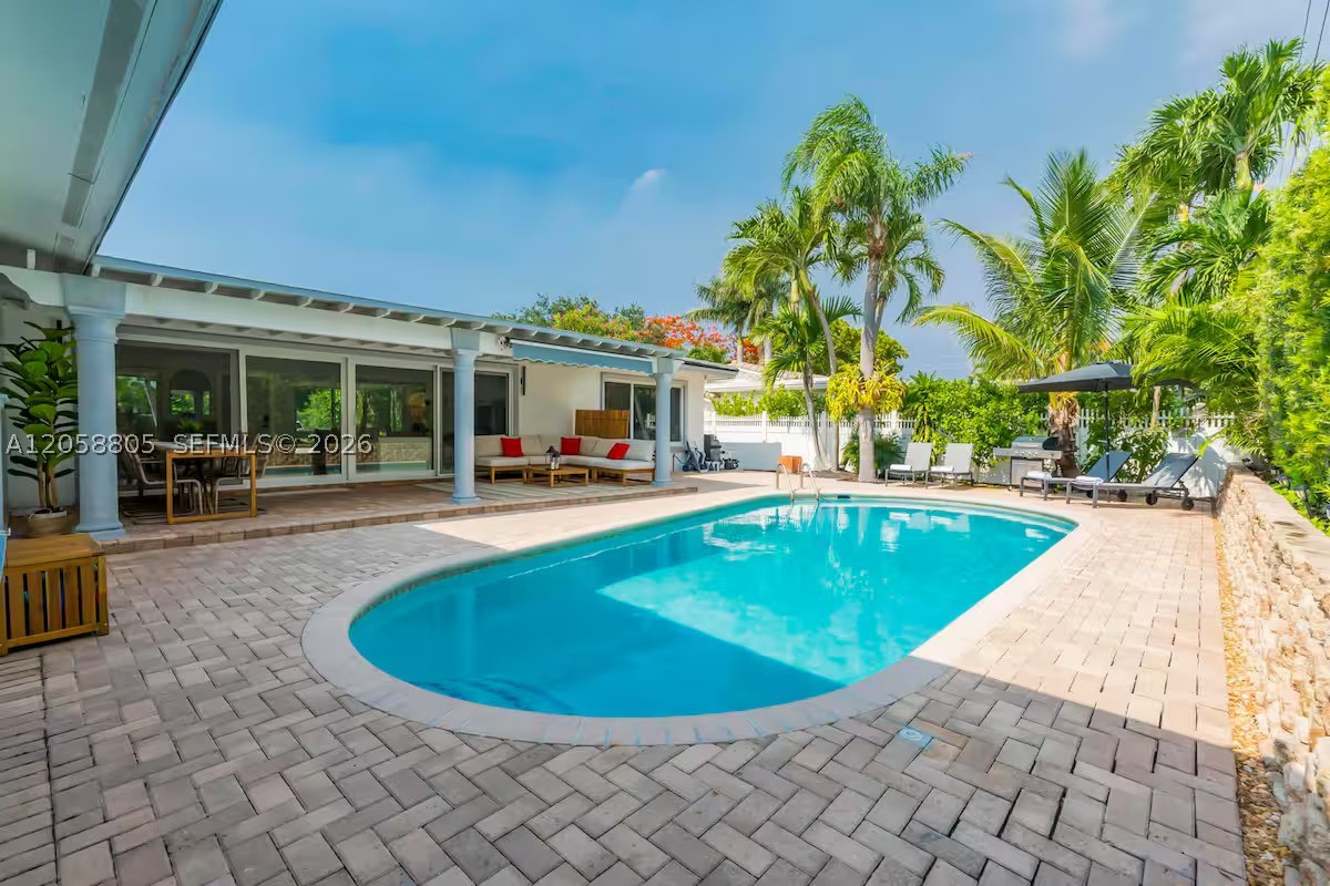 3204 Robbins Rd, Pompano Beach FL 33062