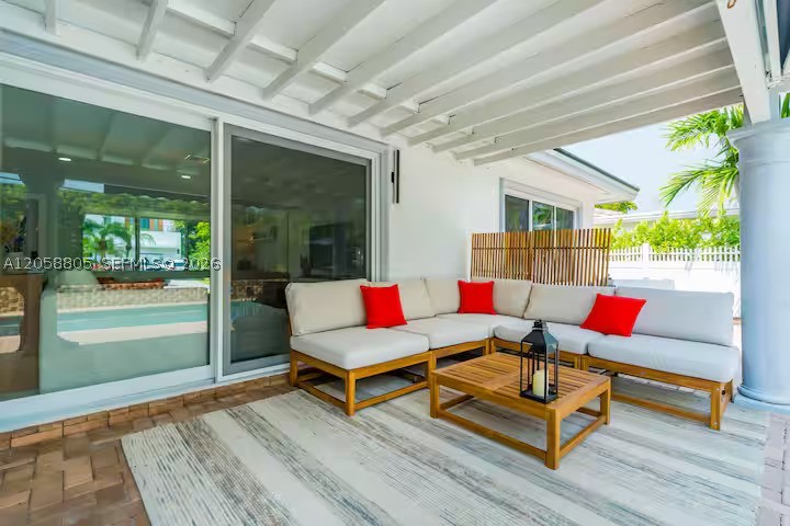 3204 Robbins Rd, Pompano Beach FL 33062