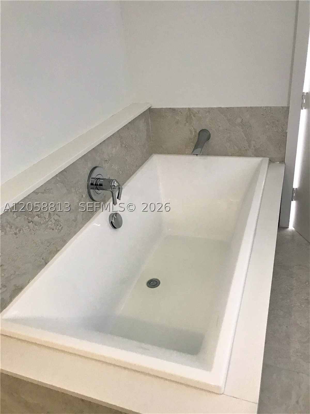 488 NE 18th St #3910, Miami FL 33132