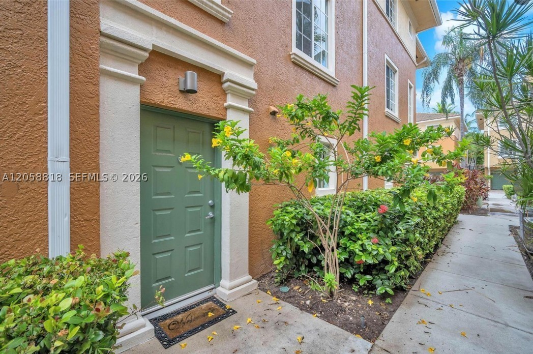2845 NE 185th St #903, Aventura FL 33180