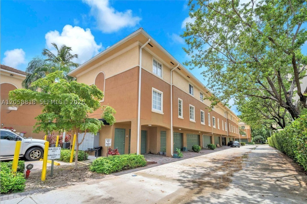 2845 NE 185th St #903, Aventura FL 33180