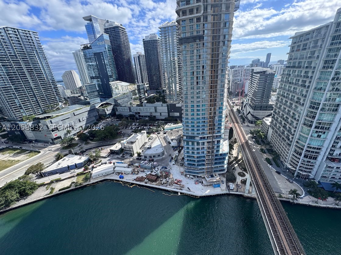 92 SW 3rd St #3304, Miami FL 33130