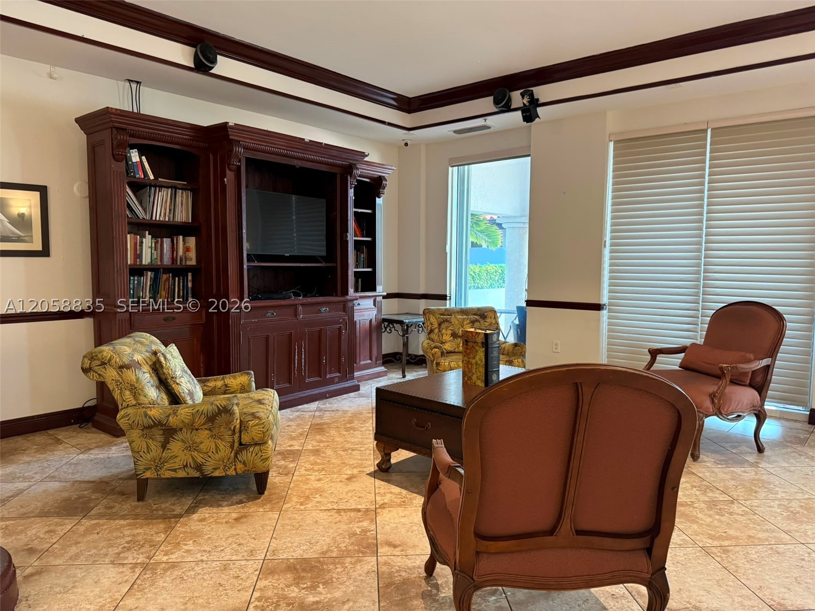 5085 NW 7th St #406, Miami FL 33126