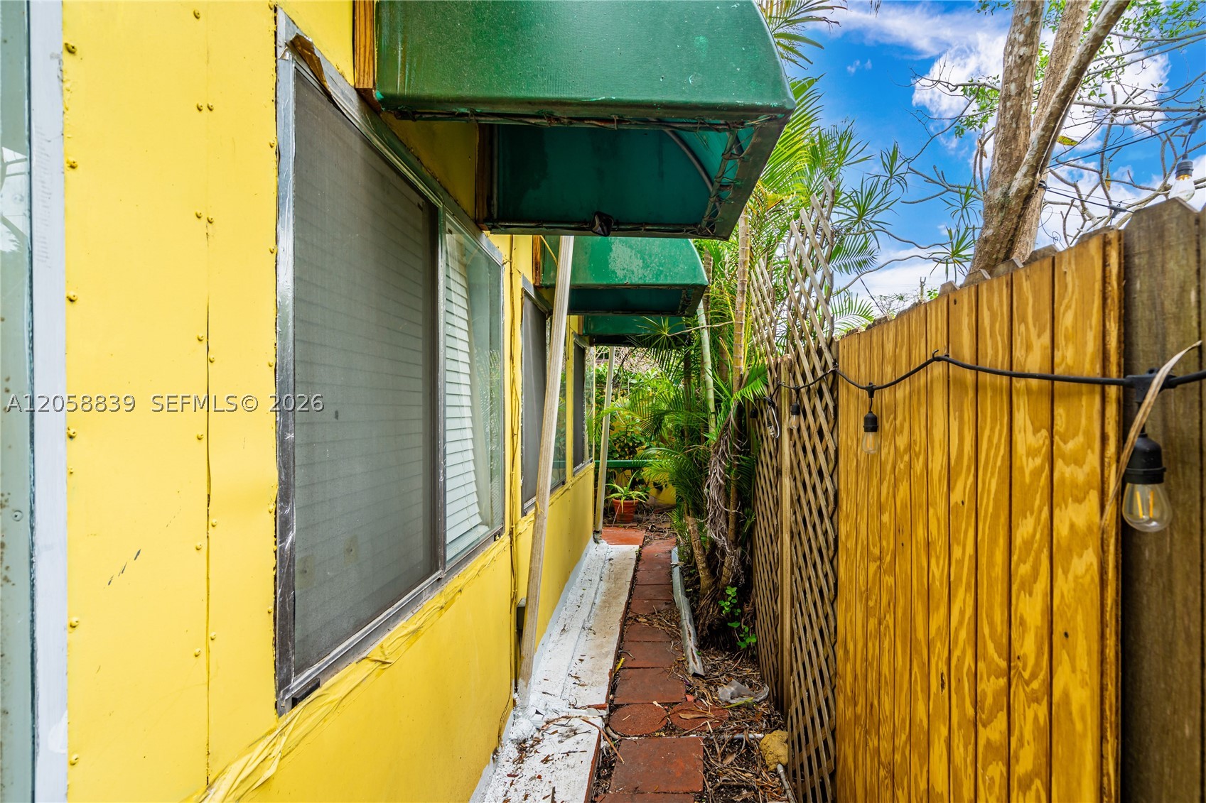 1906 SW 21st St, Miami FL 33145