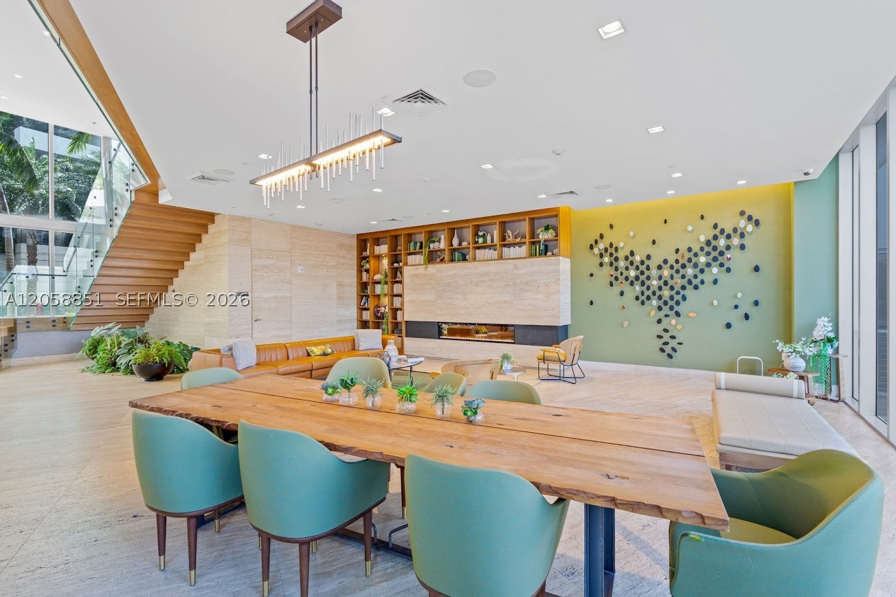 16385 Biscayne Blvd #3201, North Miami Beach FL 33160