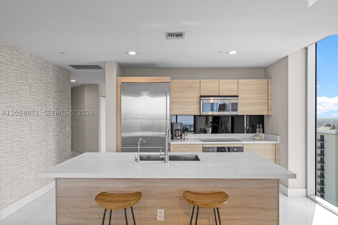 16385 Biscayne Blvd #3201, North Miami Beach FL 33160