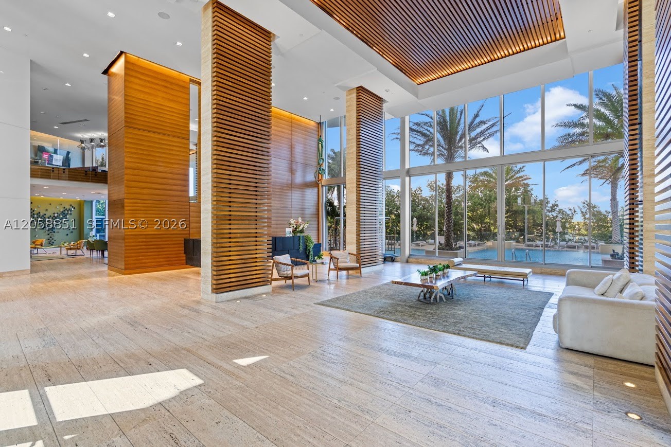 16385 Biscayne Blvd #3201, North Miami Beach FL 33160
