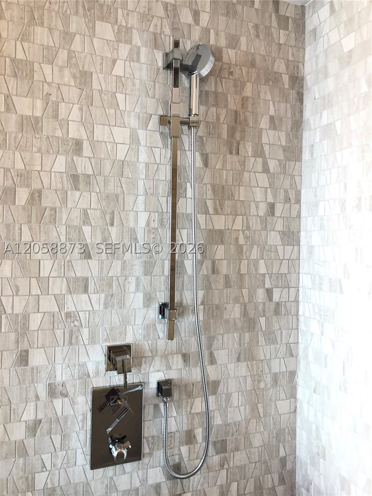 88 SW 7th St #2603, Miami FL 33130