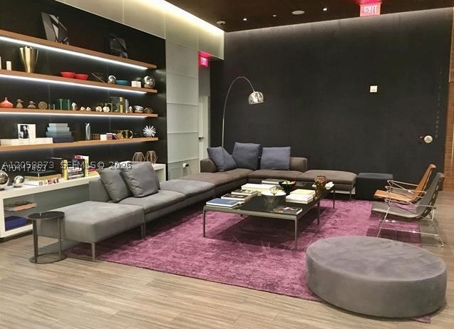 88 SW 7th St #2603, Miami FL 33130