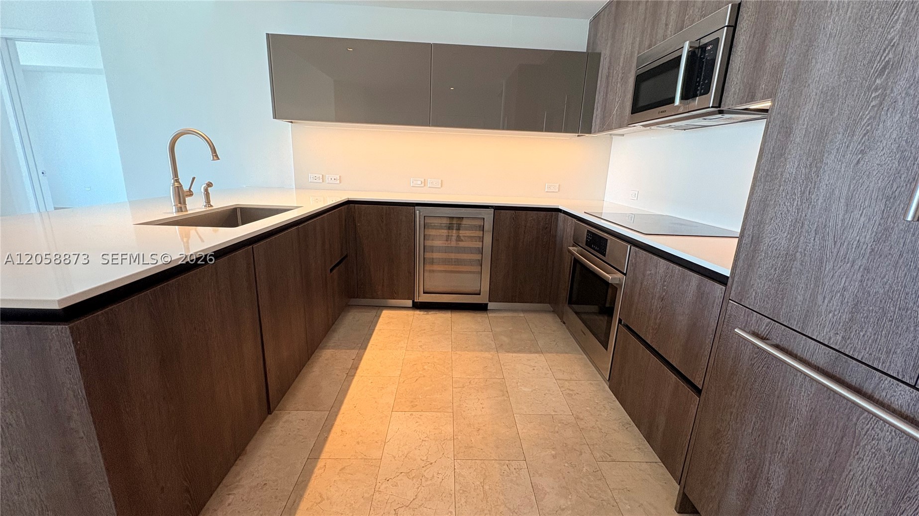 88 SW 7th St #2603, Miami FL 33130