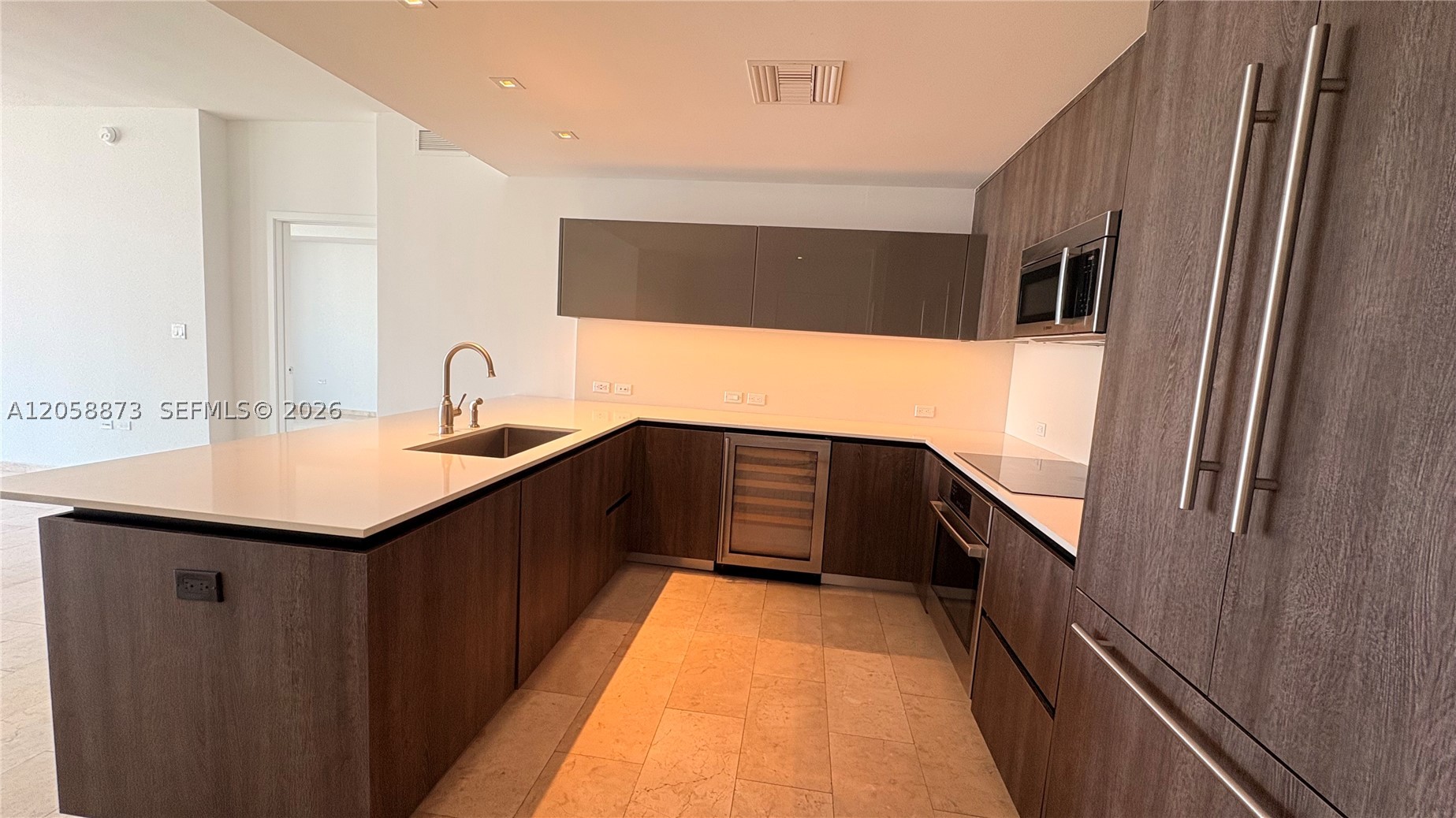 88 SW 7th St #2603, Miami FL 33130