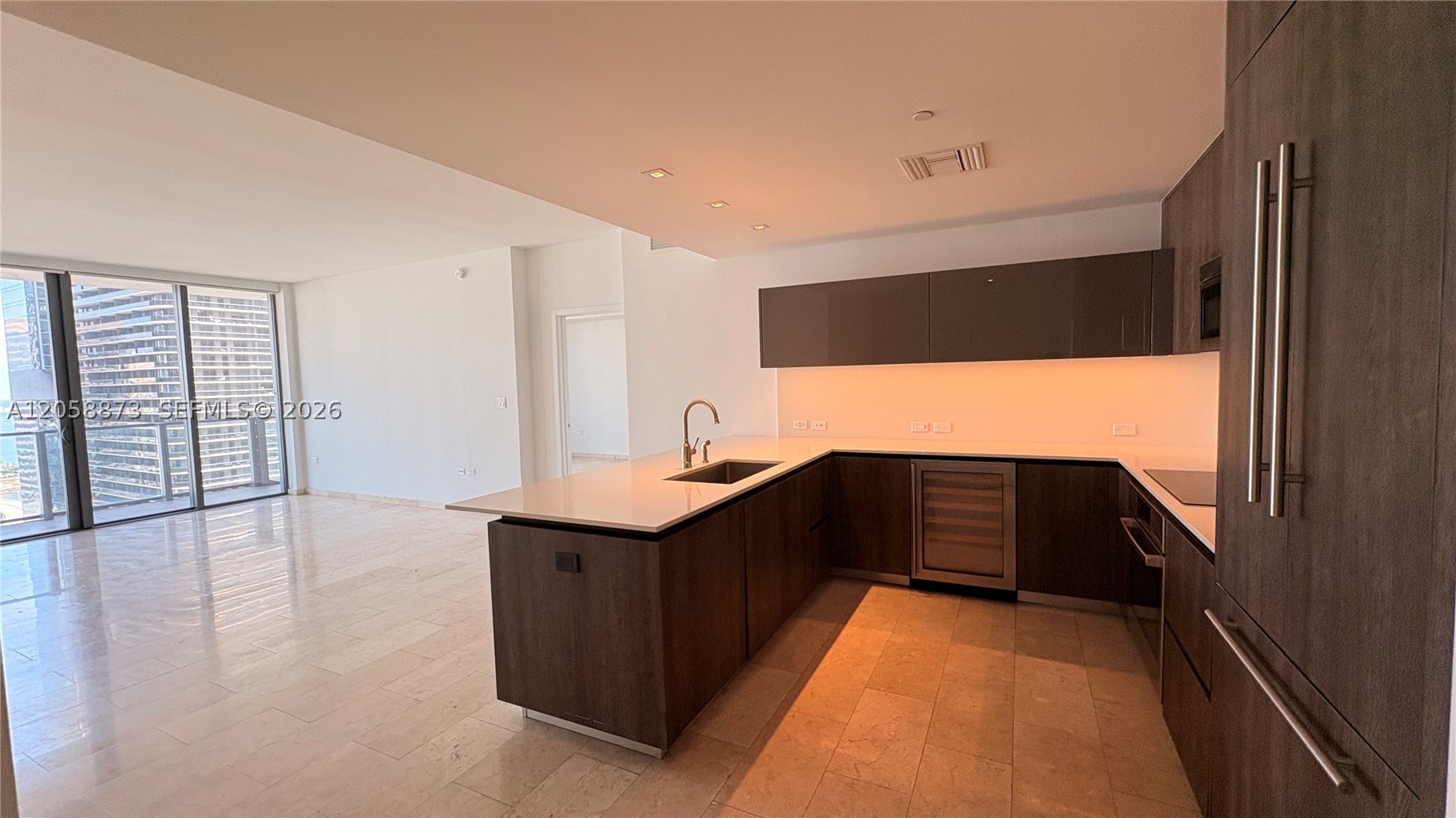 88 SW 7th St #2603, Miami FL 33130