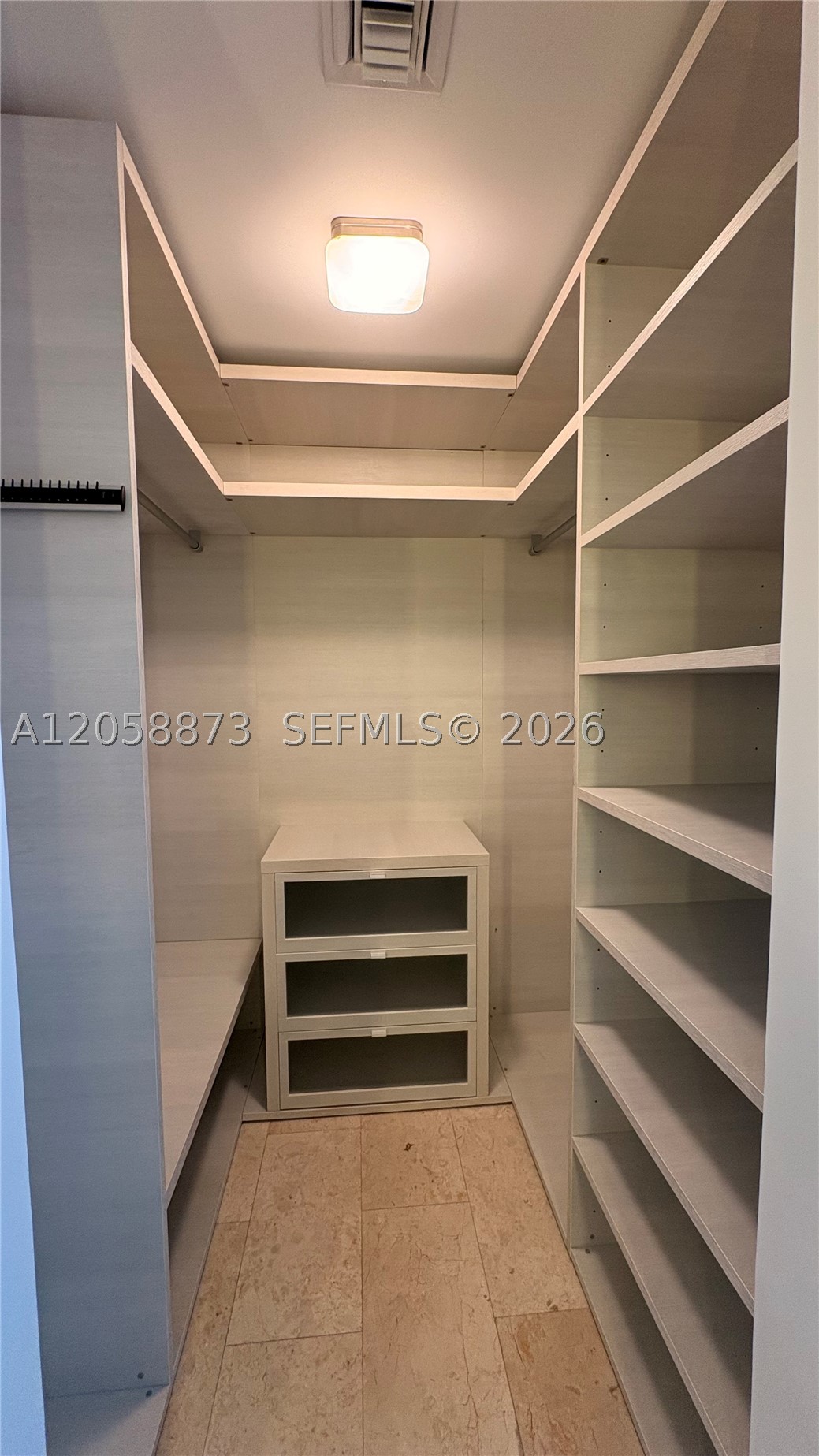 88 SW 7th St #2603, Miami FL 33130