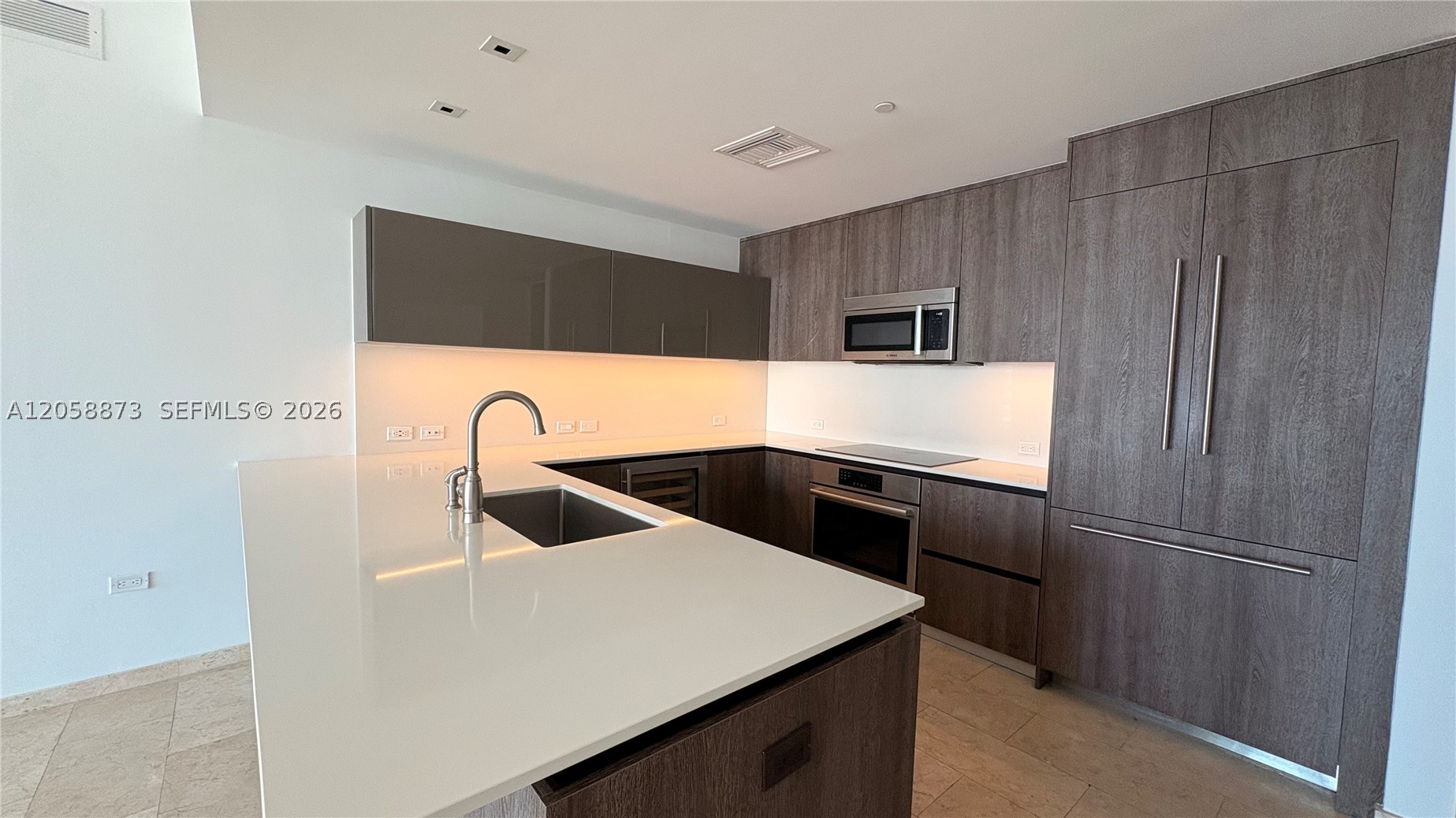88 SW 7th St #2603, Miami FL 33130