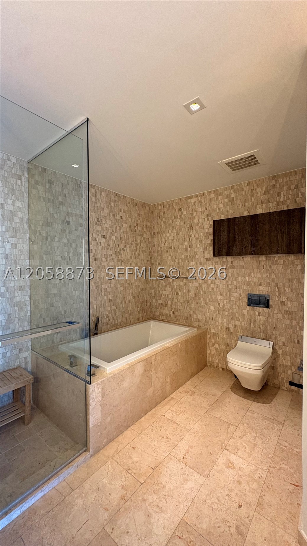 88 SW 7th St #2603, Miami FL 33130