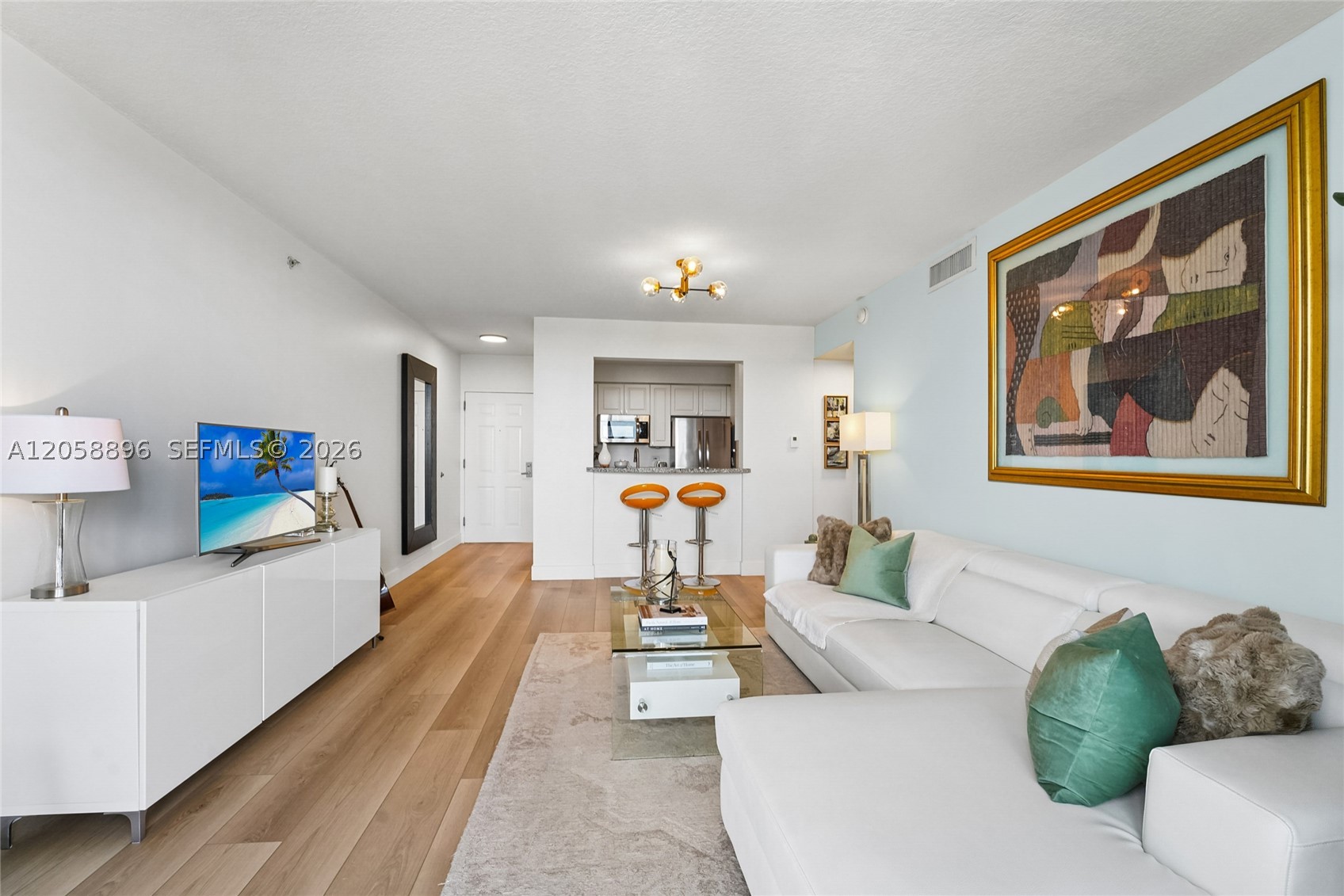 900 SW 8th St #1609, Miami FL 33130