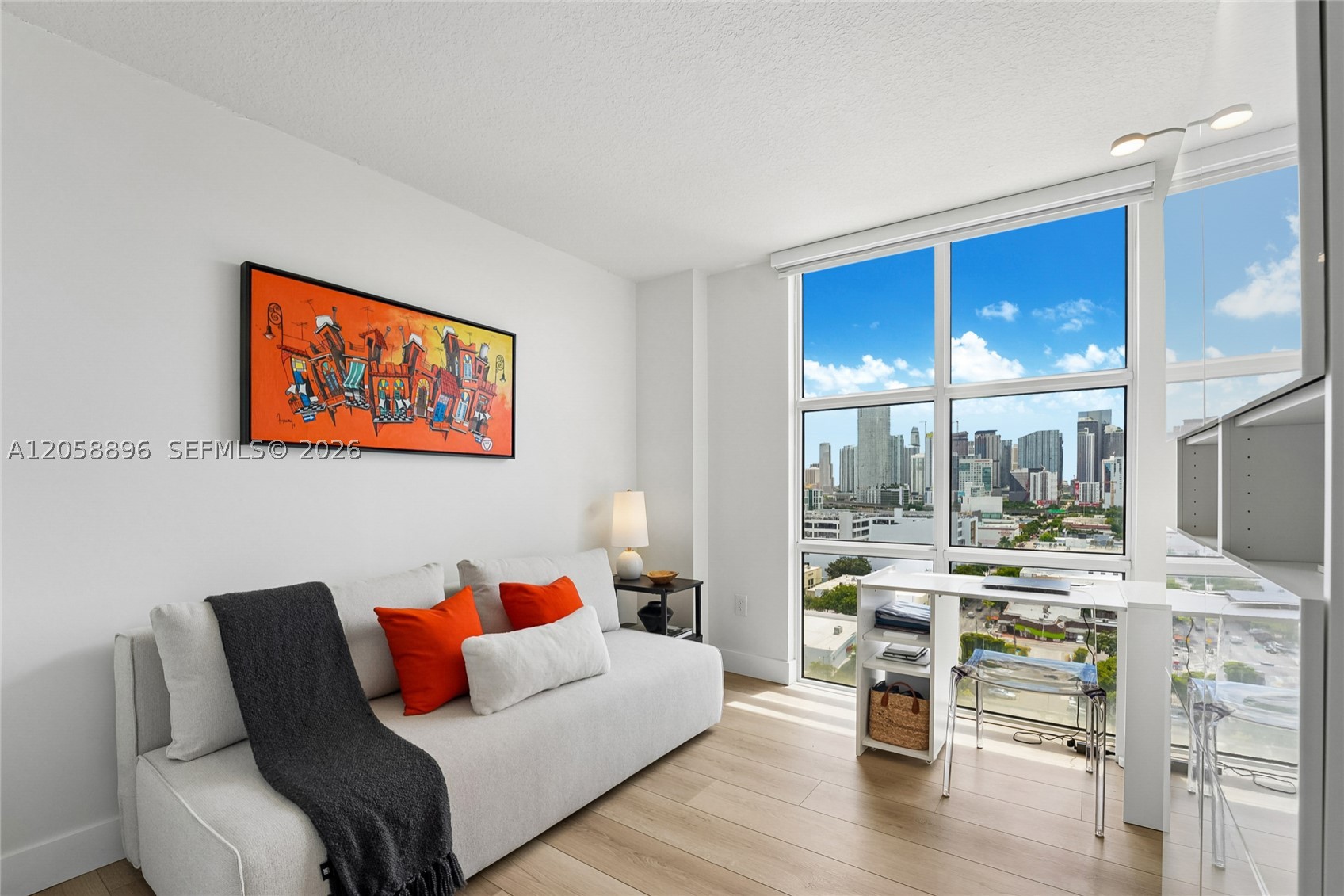 900 SW 8th St #1609, Miami FL 33130