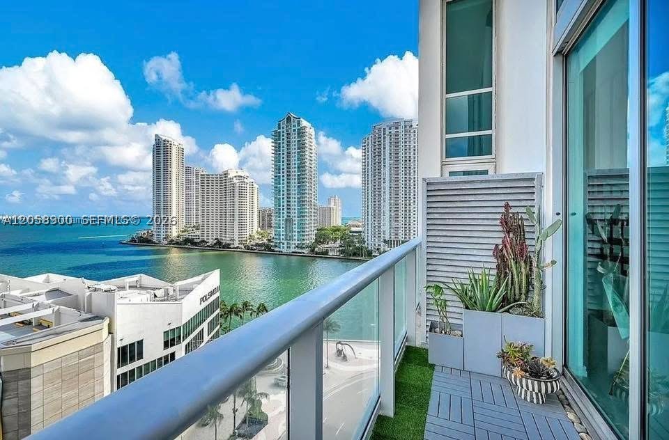 300 S Biscayne Blvd #L-1232, Miami FL 33131