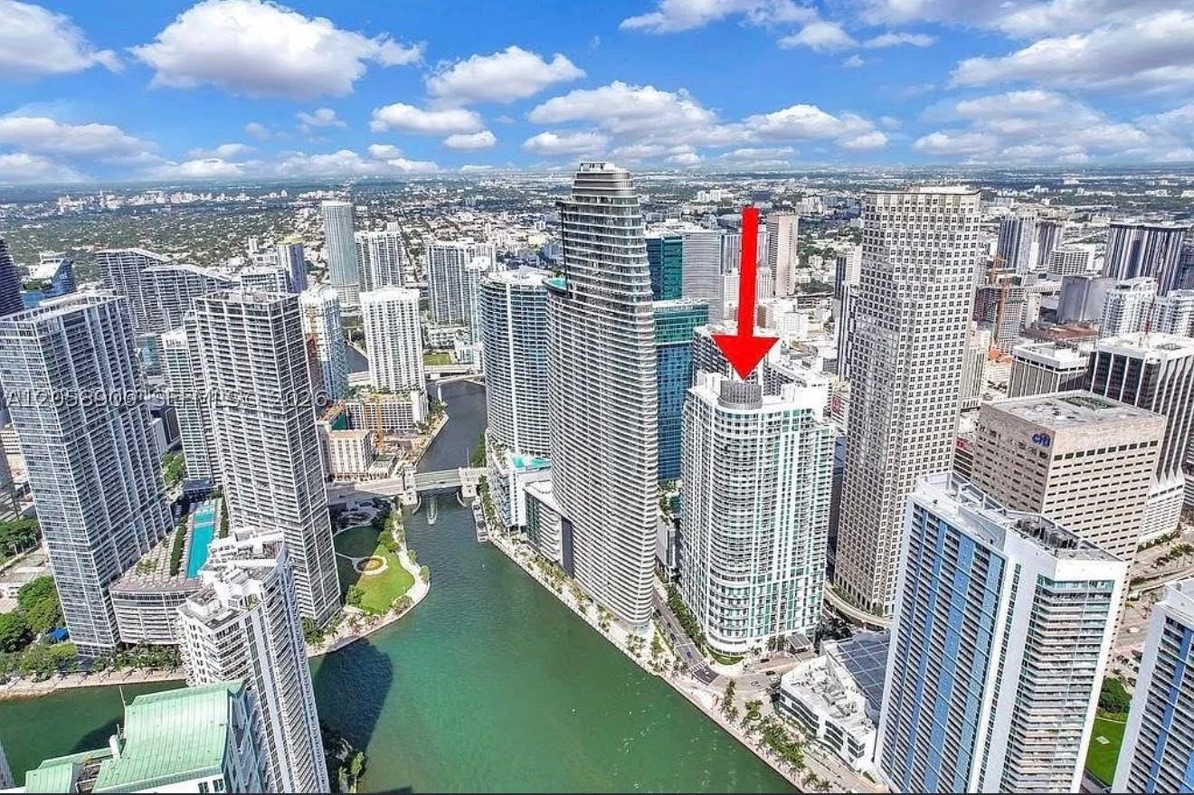 300 S Biscayne Blvd #L-1232, Miami FL 33131