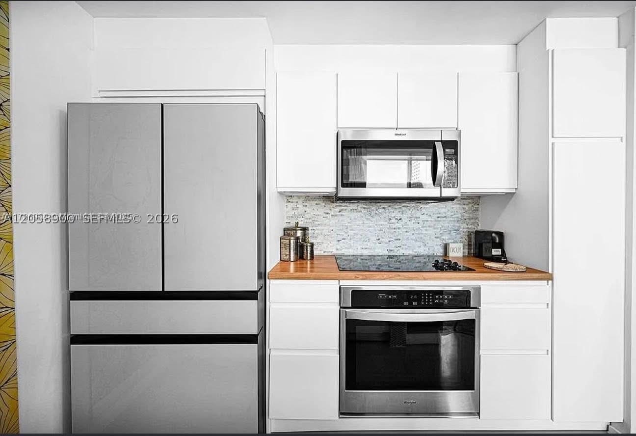 300 S Biscayne Blvd #L-1232, Miami FL 33131