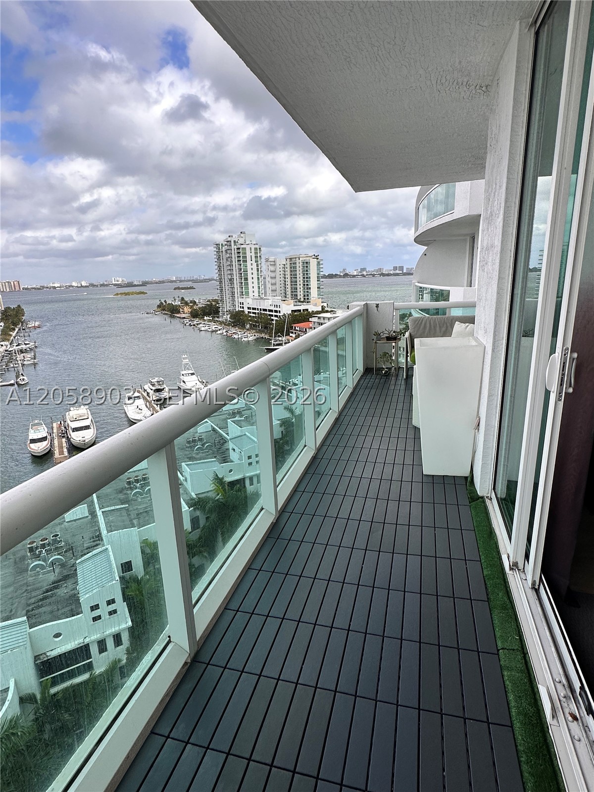 7900 Harbor Island Dr #1219, North Bay Village FL 33141