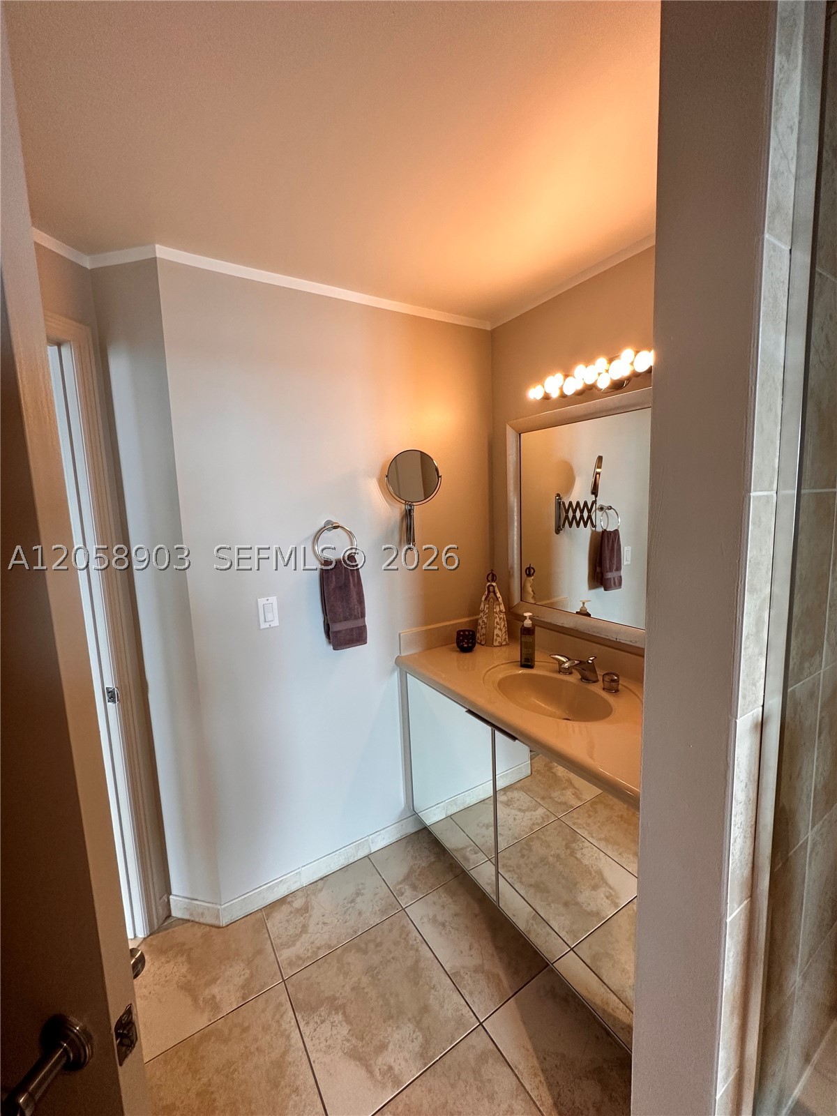 7900 Harbor Island Dr #1219, North Bay Village FL 33141