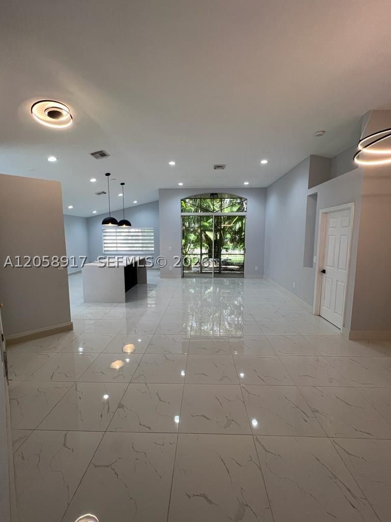 1970 NW 178th Ter #1, Pembroke Pines FL 33029