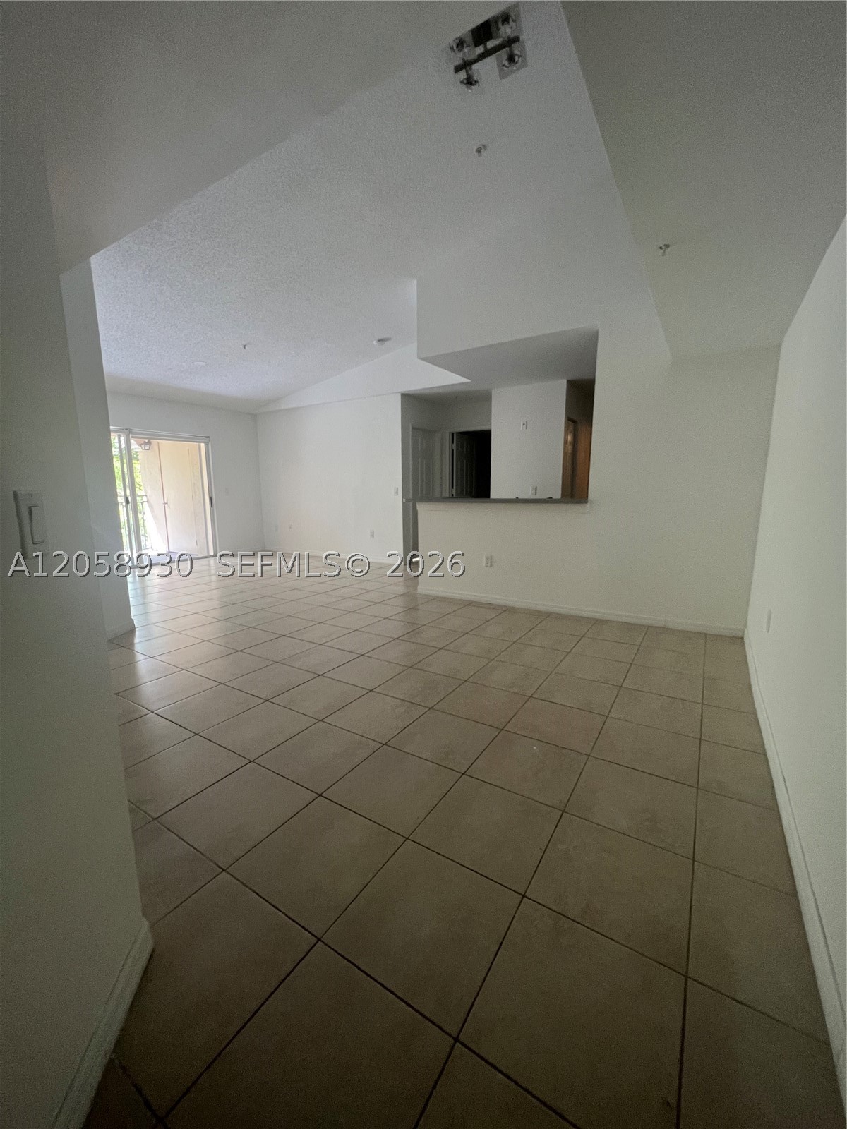 2427 Centergate Dr #305, Miramar FL 33025