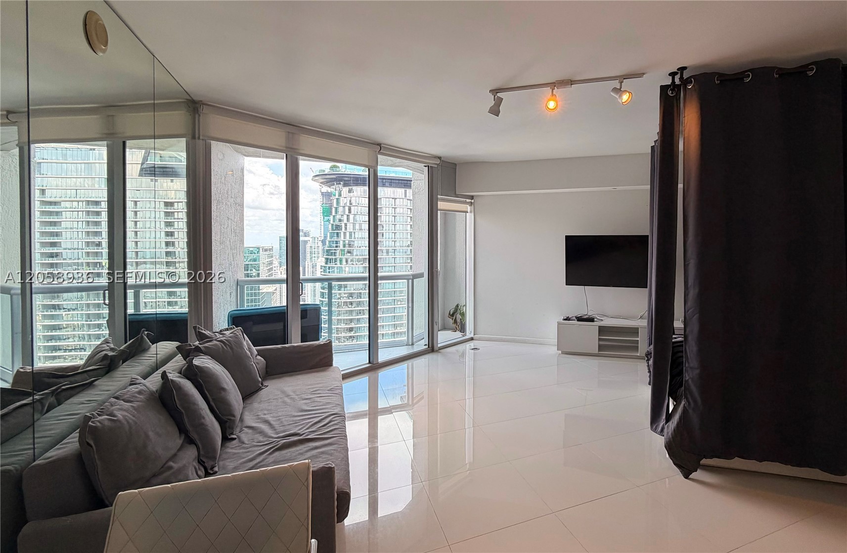 475 Brickell Ave #5008, Miami FL 33131