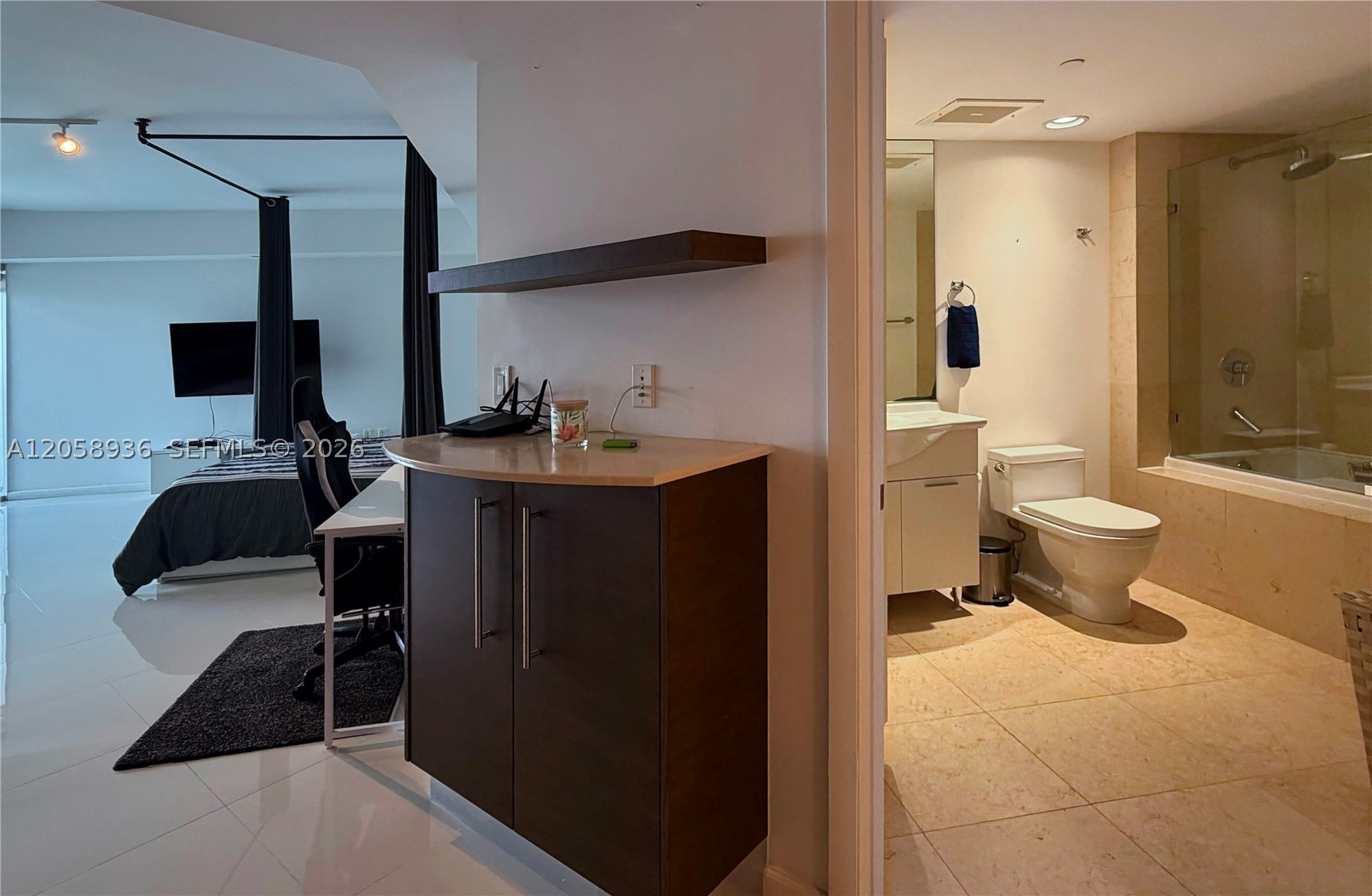 475 Brickell Ave #5008, Miami FL 33131