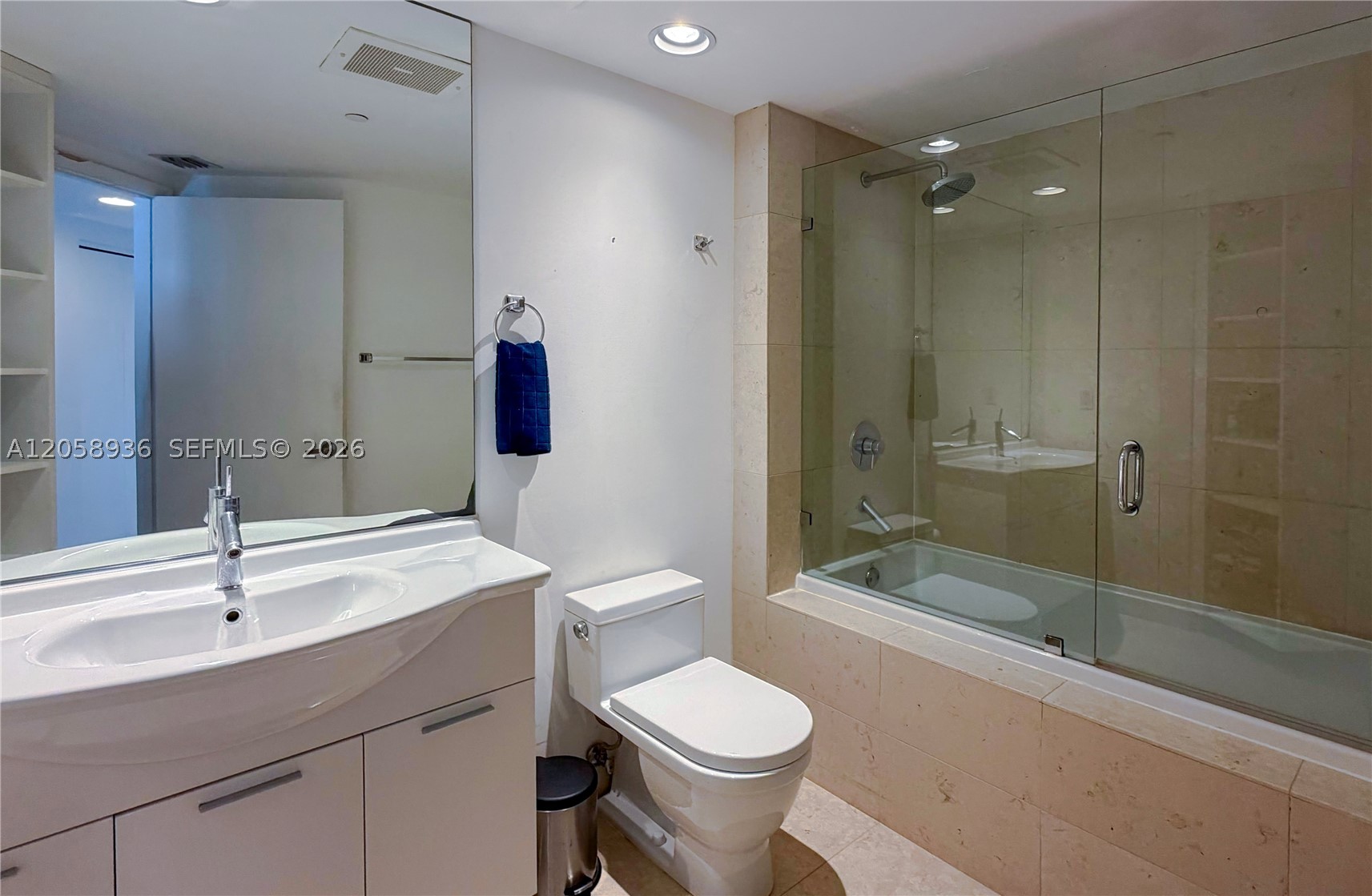475 Brickell Ave #5008, Miami FL 33131